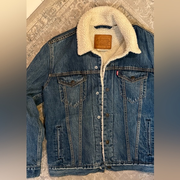 Levi's Other - Levi’s Sherpa Lined Denim Trucker Jacket Size M Blue Button Front Classic